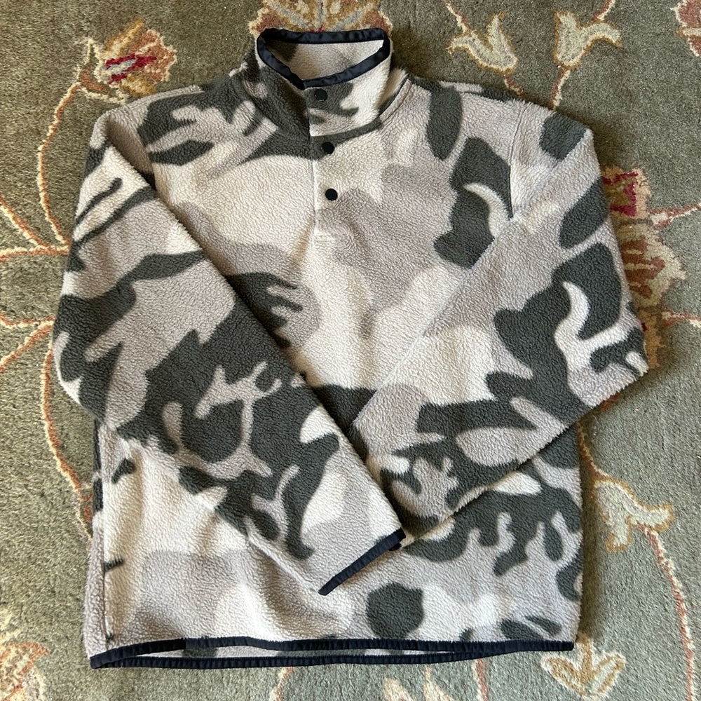 Essentials Fear of God Boys Green & Tan Fleece Pullover. Size 10